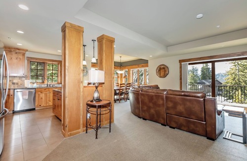 Cle Elum Hotel | Lookout Mountain