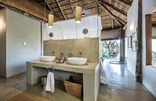 Hammanskraal Cabin | LookOut Safari Lodge