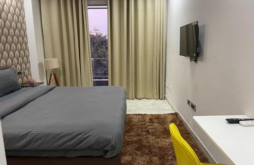 Gurugram Hotel | Loomstay Green Residency