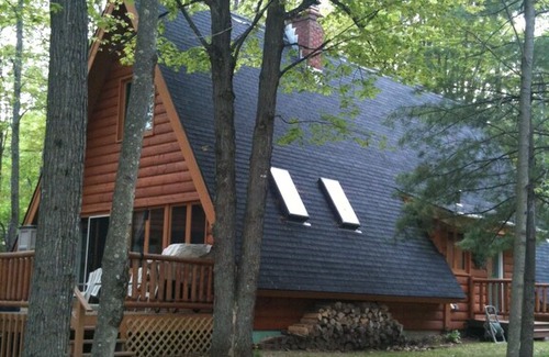 Elcho Cottage | Loon Lodge- Lakefront Cottage on Enterprise Lake