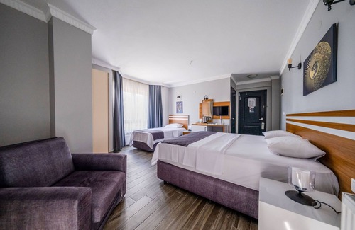 Altinoluk Hotel | Lopera Beach Hotel