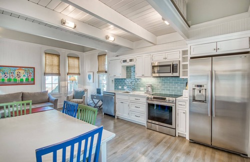 Rosemary Beach Apartment | Lora & Rob's Carriage House - Near Sky Pool & Tennis & Fitness Centers