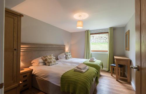 Newton Stewart Ski Chalet | Lord Galloway 33 with Hot Tub