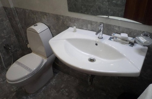 Adipur Hotel | Lords Eco Inn, Gandhidham
