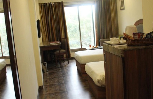 Adipur Hotel | Lords Eco Inn, Gandhidham