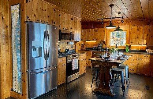 Lutsen Cabin | Lorelei of the Lake - Charming Cabin & Guest Cabin on the Shore of Lake Superior