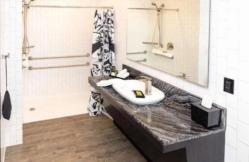 Cedars Hotel | Lorenzo Hotel Dallas, Tapestry Collection by Hilton