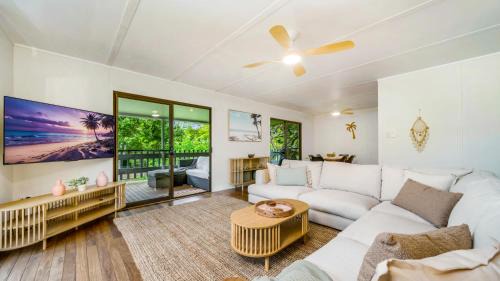 New Brighton House | Lorraine's Beach house - 3 mins walk to beach