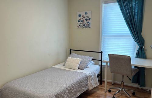 Lorton House | Lorton 4beds 2.5 bath VRE