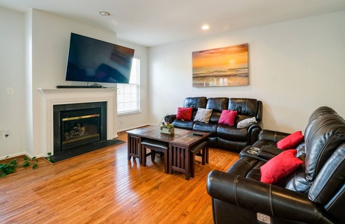 Lorton House | Lorton Vacation Rental 21 Mi to Washington, DC!