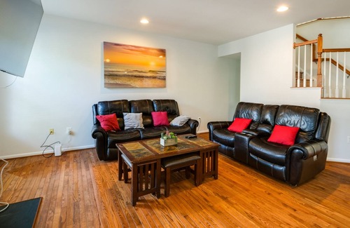 Lorton House | Lorton Vacation Rental 21 Mi to Washington, DC!