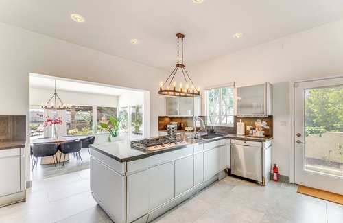 Bel Air House | Los Angeles Home w/Private Pool, Mtn & Lake View!