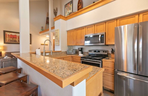 Four O'Clock House | Los Pinos Pine Cone Condo: Stroll To Lift