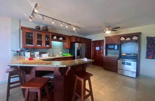 Placencia Villa | Los Porticos