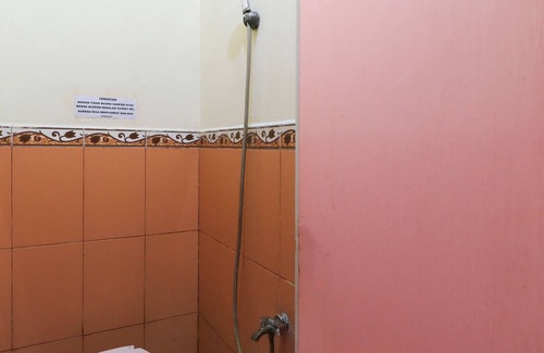 Sedati Hotel | Losmen Bangkit Hidayah