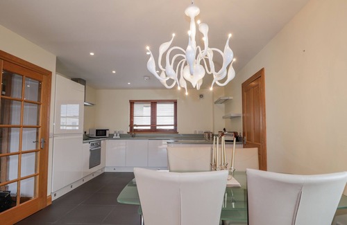 Lossiemouth Cottage | LOSSIEMOUTH BAY COTTAGE, family friendly, with pool in Lossiemouth