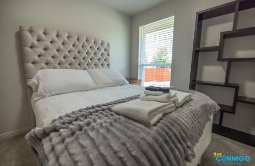 Sandy House | Lost Creek by Conmigo