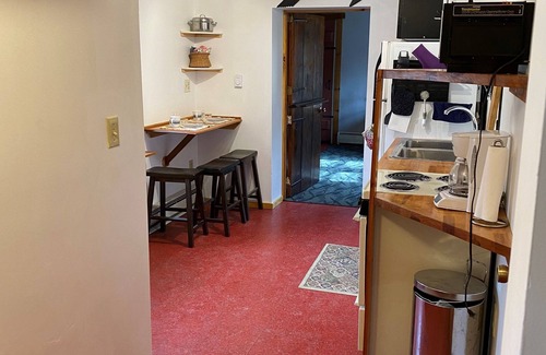 Spring Mills Cottage | Lost Dutchman Retreat Cottage
