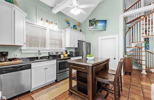Key West Historic District House | LOST SHAKER OF SALT ~ 3 Bed, 2 Bath Pet Friendly with 40' Private Heated Pool
