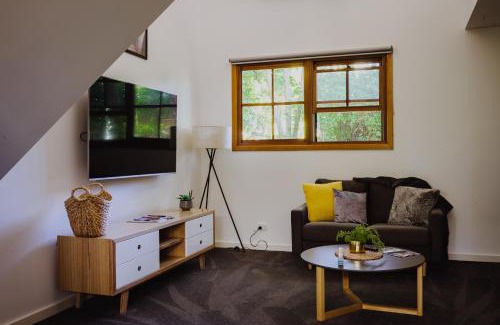 Tawonga South House | Lothlorien