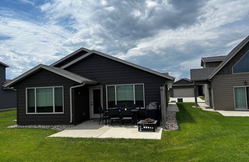 Spirit Lake Cabin | Lotsa August dates open~PriceREDUCED!~3bedroom, 2bath~finished garage area