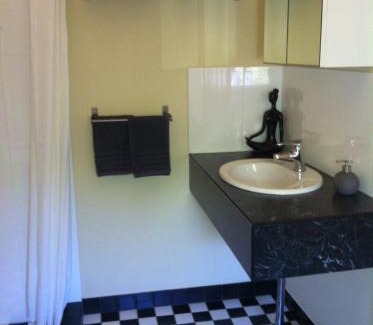 Broken Hill House | Lotte's Cottage