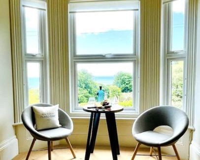 Ventnor Apartment | Lottie's Lookout, Ventnor with fantastic Sea Views