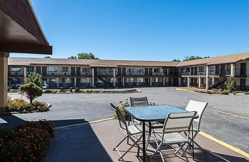 Beaver Hotel | Lotus by Hotel Inn