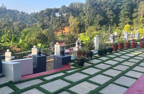 Rajakkad House | Lotus Castle - Entire House - Peaceful Retreat Amidst Cardamom Hills