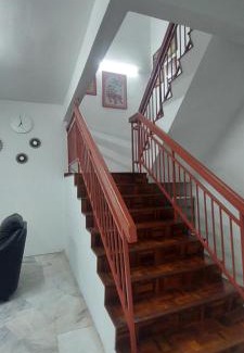 Seri Kembangan House | LOTUS HOMESTAY