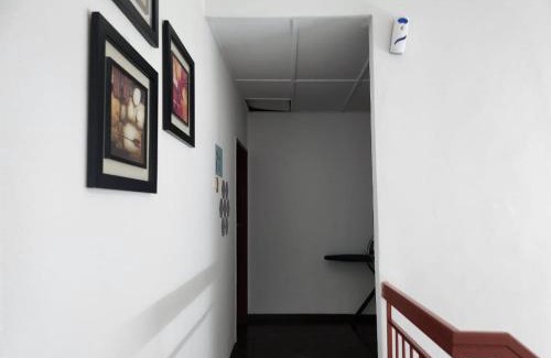 Seri Kembangan House | LOTUS HOMESTAY