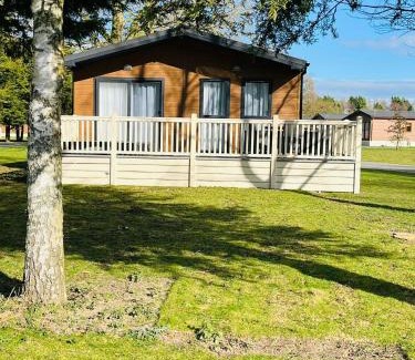 Allerthorpe House | Lotus Lodge with Hot Tub