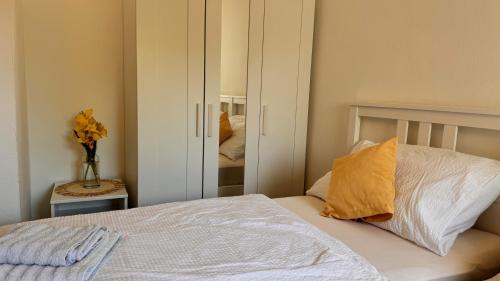 Brzac House | Lotus Rooms