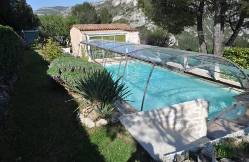 Roquevaire Bed & Breakfast | Lou Pin dou Papet
