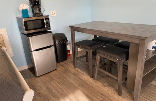 Carrabelle Apartment | Lou's Place @ COLE'S LODGE