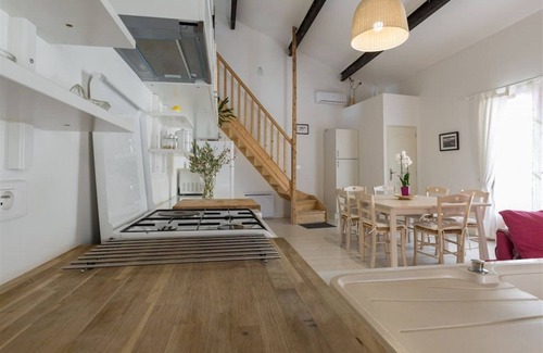 Sainte-Colombe Bed & Breakfast | Loucardalines