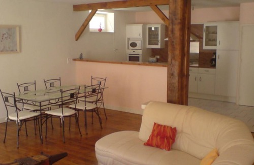 Les Aubugues Apartment | Loue Agréable T4 de 120 m2 Avec Piscine Pour 6/8 p