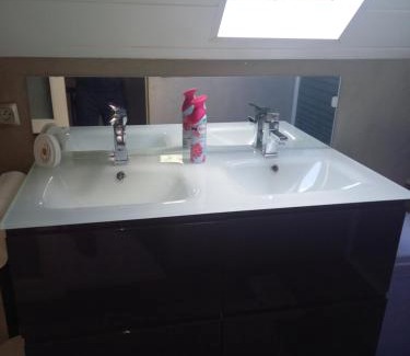 Heuze - Saint-Georges House | Loue une chambre pour les 24 heures voiture