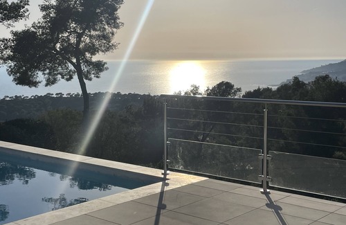 Carqueiranne Villa | Loue Villa de Prestige Avec Grande Piscine et Splendide vue mer