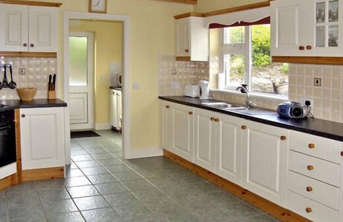 Waterville Cottage | LOUGH CURRANE COTTAGE, pet friendly in Waterville, County Kerry