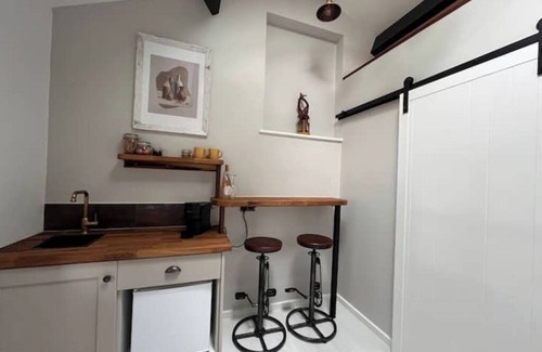 County Cavan Cottage | Lough Sillan Lakeside Cottages - Adults only - outdoor spa - sleeps 6-8nn
