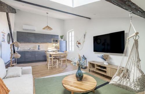 Le Somail Apartment | Louis XIV, Le Somail.
