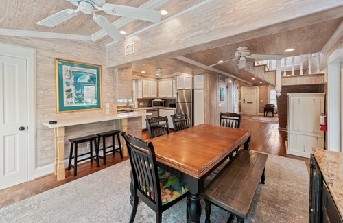 Uptown - Upper Duval House | Louisa House: A comfortable four bedroom vacation hideaway