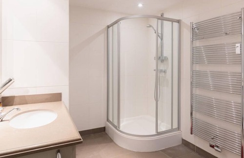 Ixelles Apartment | Louise Royal Residence