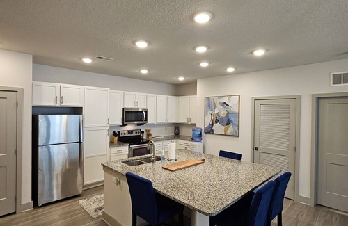 Secret Cove Apartment | Lounge in Heaven
