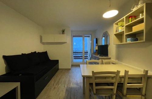 Mont-de-Lans Apartment | LOuréa studio 4 pers retour skis au pieds