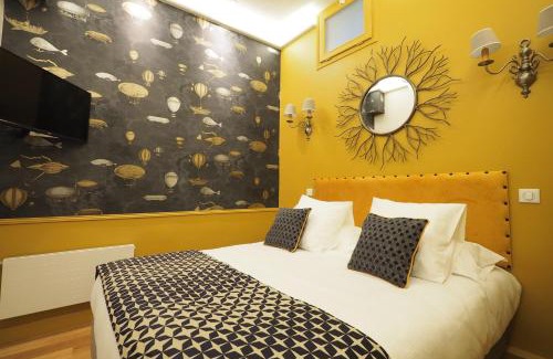 Vivienne Apartment | Louvre Opera Private ChicSuites