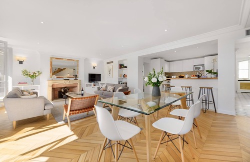 Palais-Royal Apartment | Louvre/Palais Royal Three Bedroom Duplex
