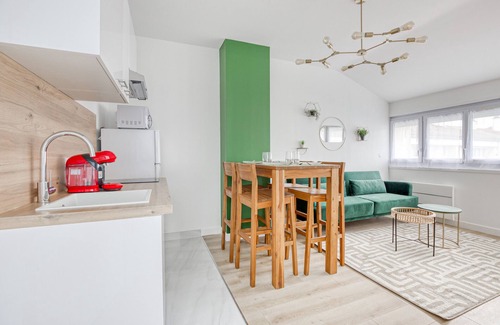 Louvres Apartment | Louvres Elegance / Netflix / Roissy CDG