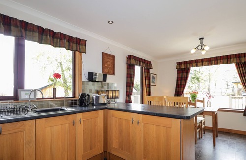 Marybank Cottage | LOVAT HIGHLAND BOTHY, romantic, character holiday cottage in Beauly